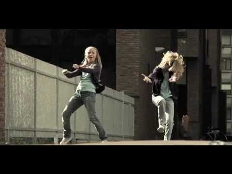 Feel the vibe Massive Soundsystem ft Blaxtar & April Alice