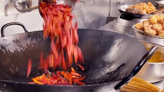 鶏の唐揚げはこうやって食べた方が美味い! かもしれない。 fried chicken with stir-fried bean sprouts