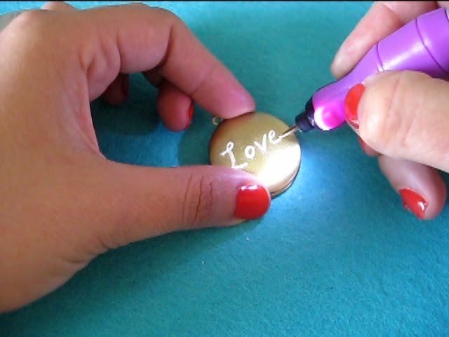 Vídeo relacionado con Curia Grabador Bolígrafo clásico metal PERSONALIZADO grabado con el texto que indiques. Modelo plata brillo
