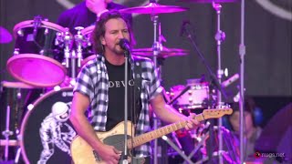 Pearl Jam - Elderly Woman Behind the Counter in a Small Town (Live in Hyde Park 2010)