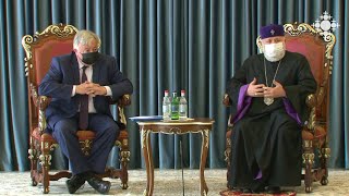 Ֆրանսիայի սենատի նախագահին ընդունել է Ամենայն հայոց կաթողիկոսը
