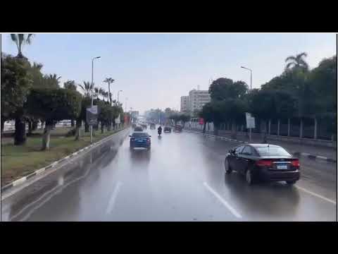 لليوم الثانى على التوالى واصل اللواء خالد عبد العال محافظ القاهرة مروره فى شوارع العاصمة لرفع أثار الأمطار
