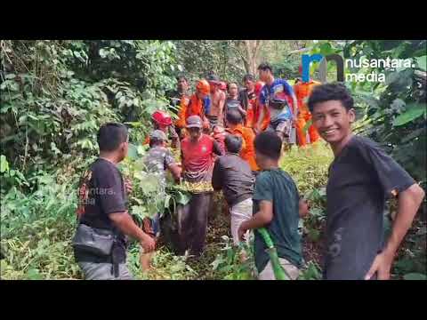 Evakuasi Warga Terjatuh di Gunung Gede, Banten