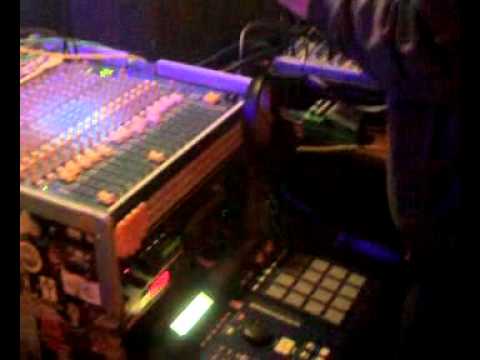 HESED LIVE part 2  @ ANALOG TECNE MODEL -   RADIO LUXEMBOURG -15.01.2011 Wawa