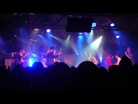 The Baseballs Through the night live Barcelona 29.09.2011