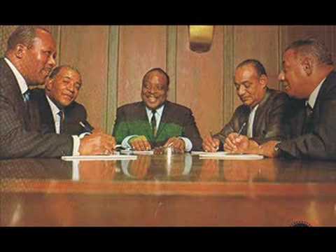THE MILLS BROTHERS & COUNT BASIE - TINY BUBBLES