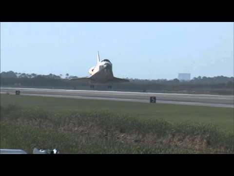 STS-131: Discovery Lands at Kennedy Space Center