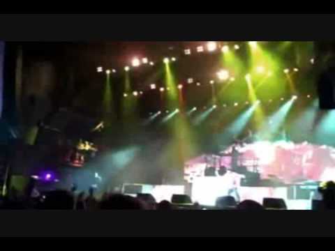 **11/1/09**NEW-Eminem Feat D12-When The Music Stops-VooDoo Festival-Live Performance