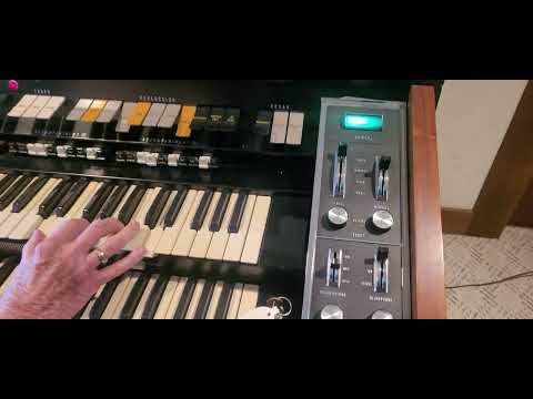 HAMMOND X-66 Organ in MINT, W/122 LESLIE w/Auto-Vari 64 drum machine all mint/w/video image 26