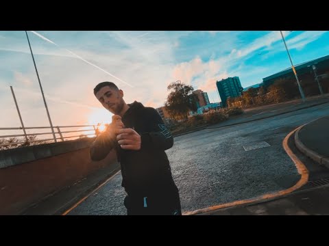 REDI - SZÜRKE  (OFFICIAL MUSIC VIDEO)