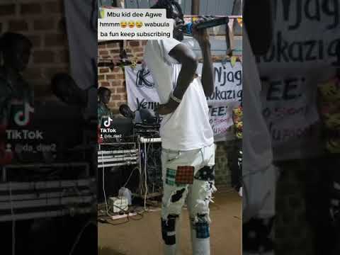 Kid dee is atalented getto bwoy let them know - u to follow him by force 😂😂😂 #kiddee #dadee #dance