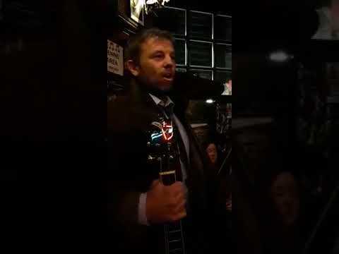 Oisín sings Bold Fenian Men in O'Donoghues