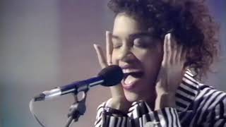 En Vogue - Lies (Wogan, 30th July 1990)