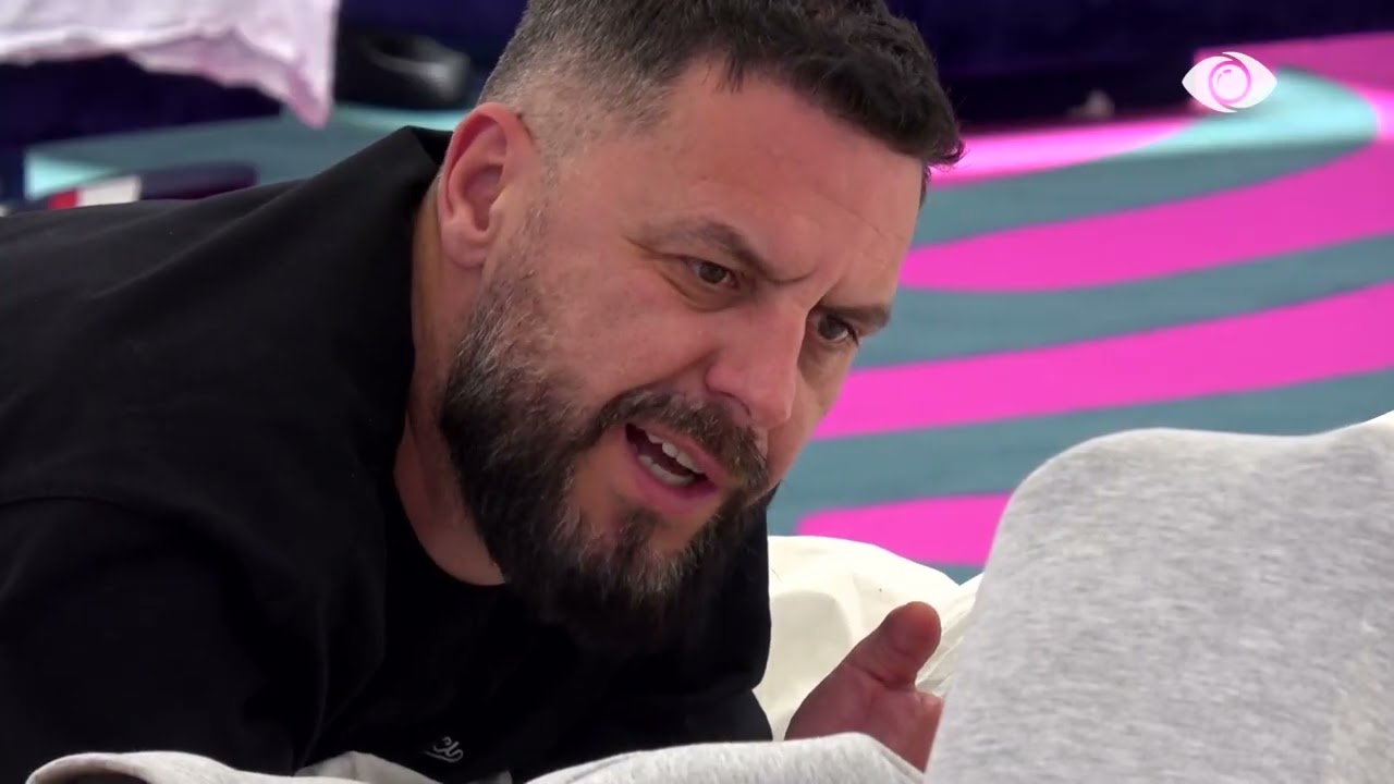 “Është gjithmonë e treta dhe ajo që prish punë…”/ Selin dhe Miri diskutojnë për Inën