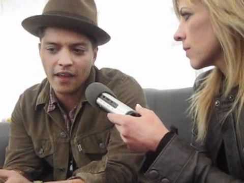 Bruno Mars interview with Janet. Kiss98.5
