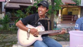 Download lagu Iwan Fals - Celoteh Sang Camar cover pengamen mp3