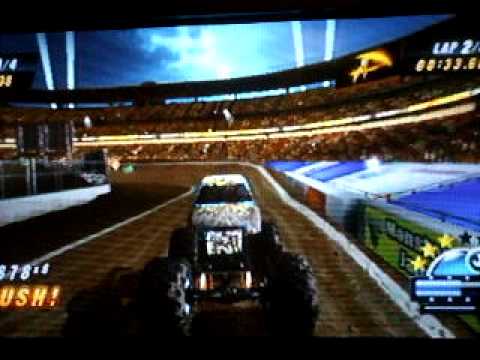 Monster Jam Urban Assault-Backwards Bob-Head-to-Head