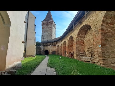 ✨ Biserica Fortificată de la Moșna – Comoara ascunsă a Transilvaniei 🏰
