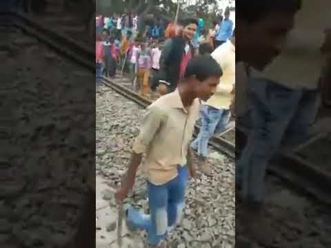 बंगाल मै ट्रेन की पटरियों को उखाड़ा तथा सरकारी सम्पति को नुकसान पहुंचाया….. बंगाल मै ट्रेन की पटरियों को उखाड़ा तथा सरकारी सम्पति को नुकसान पहुंचाया…..