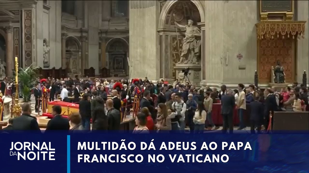 Multidão dá adeus ao papa Francisco no Vaticano | Jornal da Noite