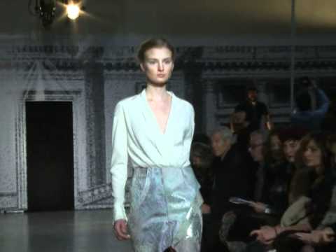 Haute Couture Fashion Show Spring/Summer 2011 from Maxime Simoens with an exclusive interview
