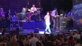 Cherry Poppin&#39; Daddies Perform &quot;Zoot Suit Riot&quot; at Fremont Street