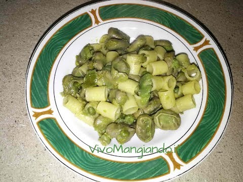 Pasta con fave e piselli freschi in umido - ricetta siciliana