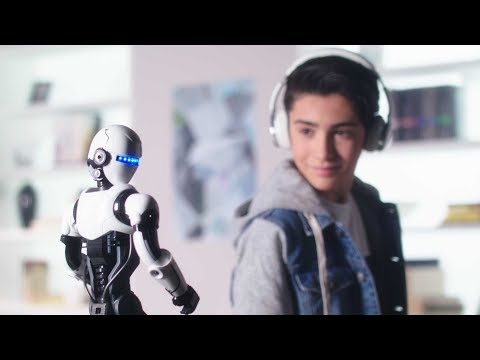 OP ONE by Silverlit - a Lively Programmable Robot