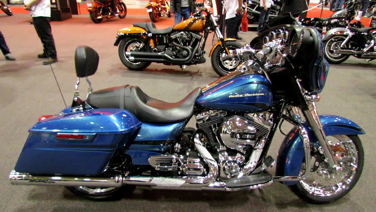 2014 Harley-Davidson Touring Street Glide Accessorized Walkaround - 2014 Toronto Motorcyle Show