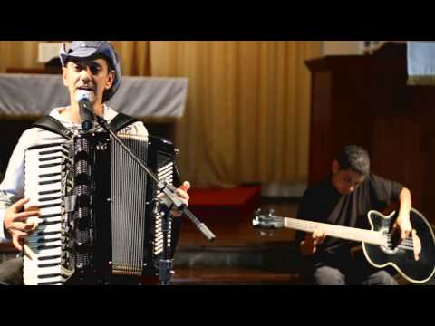 Deus é Assim Carlos Magrão Gospel - DVD A LUZ