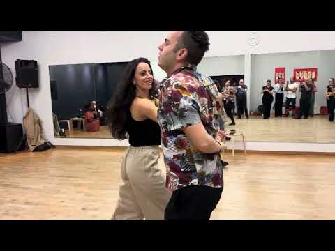 Adriano & Samantha Crazy Partnerwork On2 Demo at the Salsa & Mambo Experience Night on Oct 25th 2025