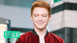 Актеры об участии Доэрти в съемках сериала "Смертельное влечение 1 сезон" на английском 2018