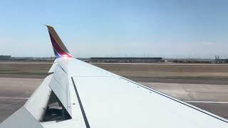 Southwest Airlines Boeing 737-800 landing in Denver