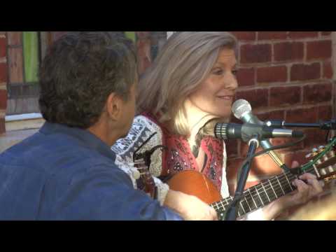 Trip Sephardi ft. Flory Jagoda