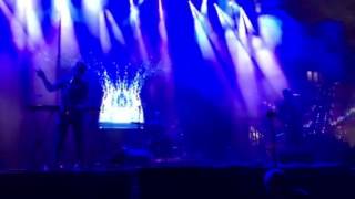 Monarchy Mad Cool &quot;Dancing in the corner&quot;