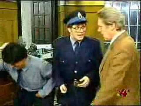 Rompeportones - La comisaria (Parte 1)