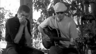 BLUZ - Baby Please Don't Go (extrait)