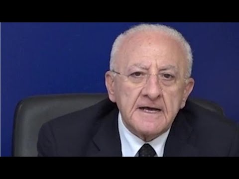 De Luca contro i test «demenziali» di Medicina: «A chi li prepara darei 20 anni di carcere e 20...