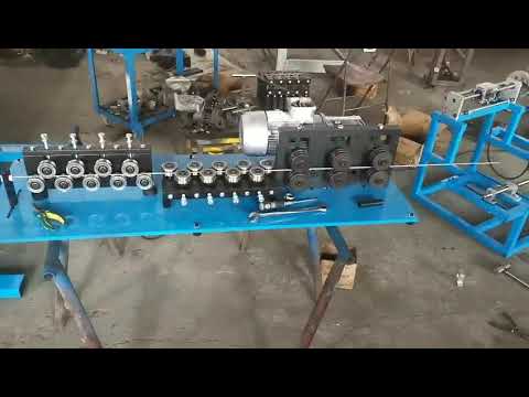 Automatic steel wire straightening machine