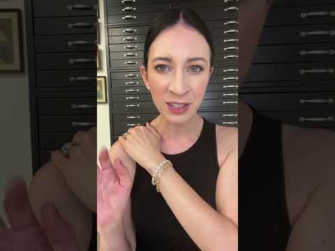 Sabika Stacks : Style Staples