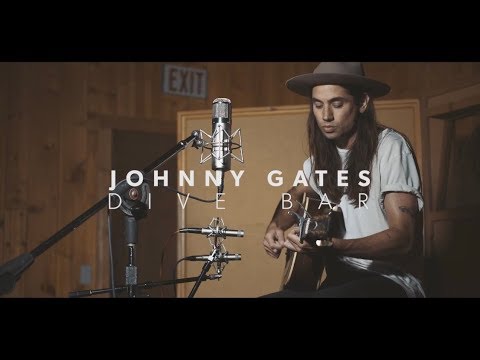 Johnny Gates - Dive Bar (stripped warm audio session)