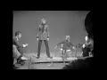 Johnny Hallyday  -  Quand l’aigle est blessé ( Le petit dimanche illustré )