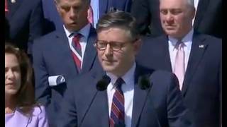 OMG: Trump utterly HUMILIATES Mike Johnson | Another Day