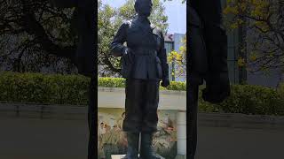 Download lagu patung bung tomo#pahlawanindonesia #indonesiaku #merdeka #surabaya #shortvideo #jawatimur #sejarah mp3