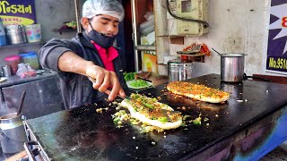 Delhi Famous Amritsari Chole Kulche In Rajkot | Cheese Masala Kulcha Making | Indian Street Food