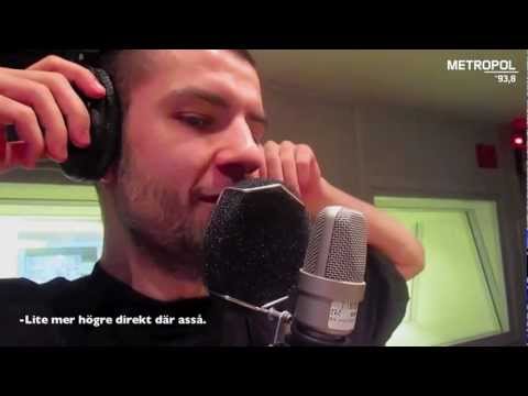 Avsnitt 13: Toffer kör "Nattbuss" live - Kärleksattackens webbteve