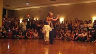 Horacio Godoy y Cecilia Garcia perform at Chicago Tango Week, July 2009
