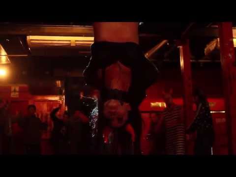 Entangados - Nadie Muere Mocho CLIP OFICIAL - Una Banda de PayaS.O.S.(Made in Cba!)