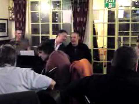 West Mersea Coast Inn..  Tim sings diddley dee...  