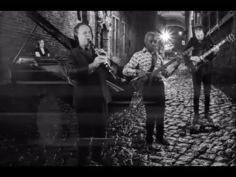 DER GASN NIGN / THE STREET SONG